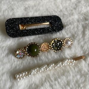 3 hair clips $8